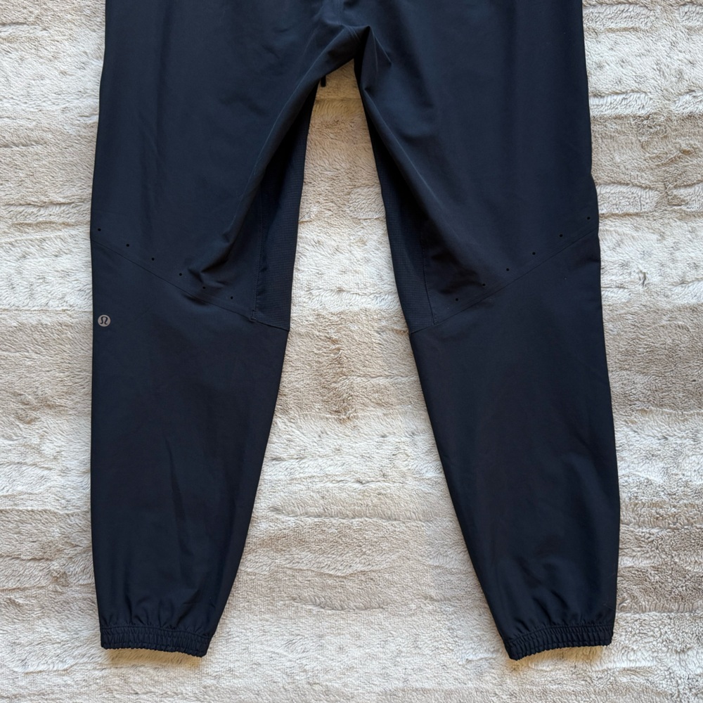 Lululemon License to Train Jogger in True Navy Size L - Picture 12 of 15